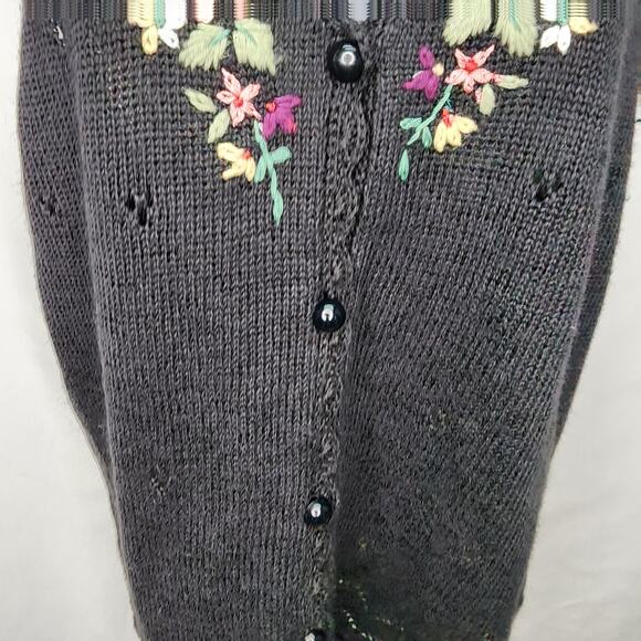 Vintage Capacity 90's Black V Neck Women's Embroidered Flowers Button Front Vest - Picture 8 of 15